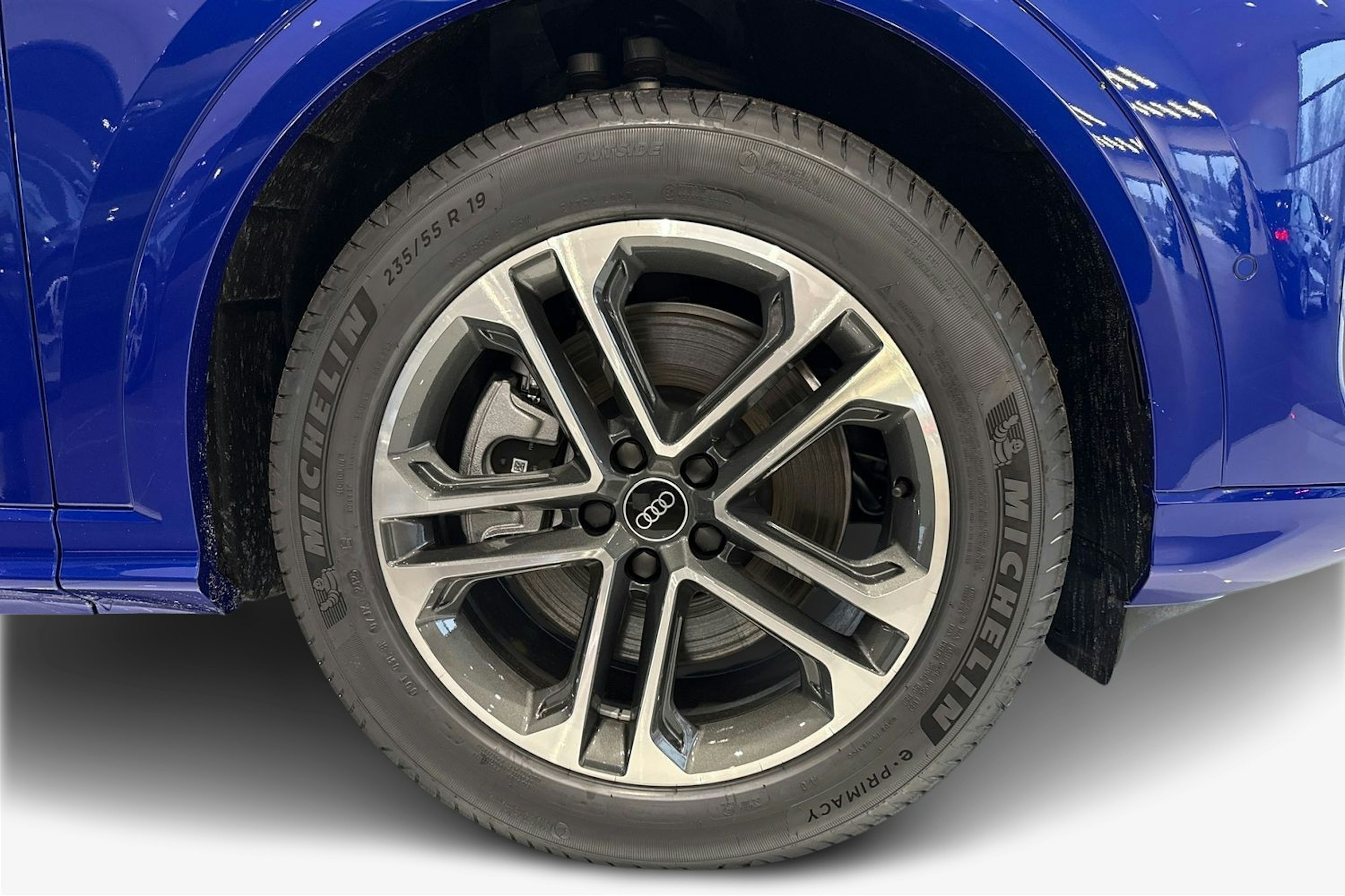 met. sininen Audi Q5 2026 kuva 9.