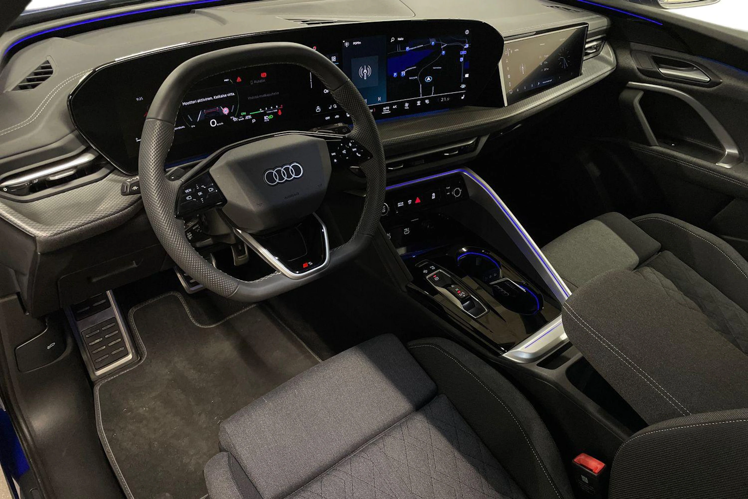Sininen Audi Q5 2025 kuva 6.