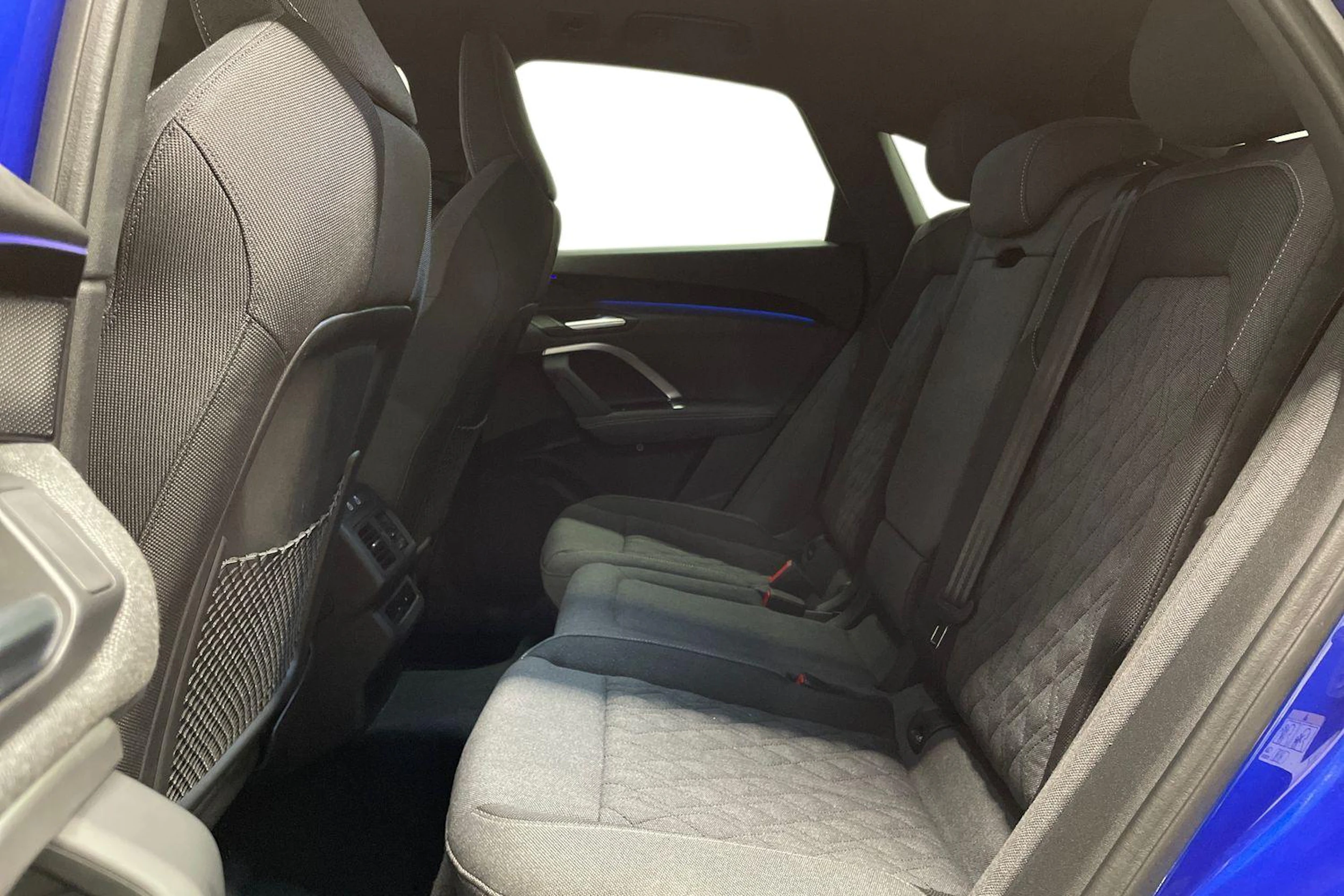 Sininen Audi Q5 2025 kuva 8.