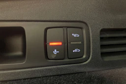 Sininen Audi Q5 2025 kuva 13.