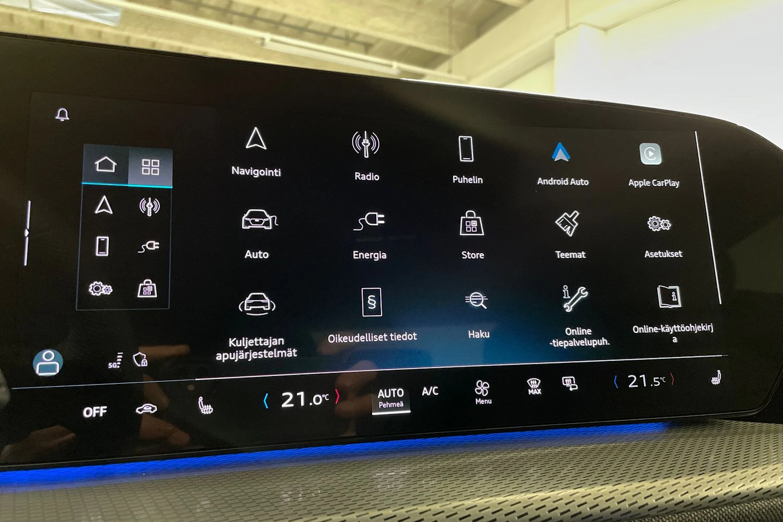 Sininen Audi Q5 2025 kuva 16.