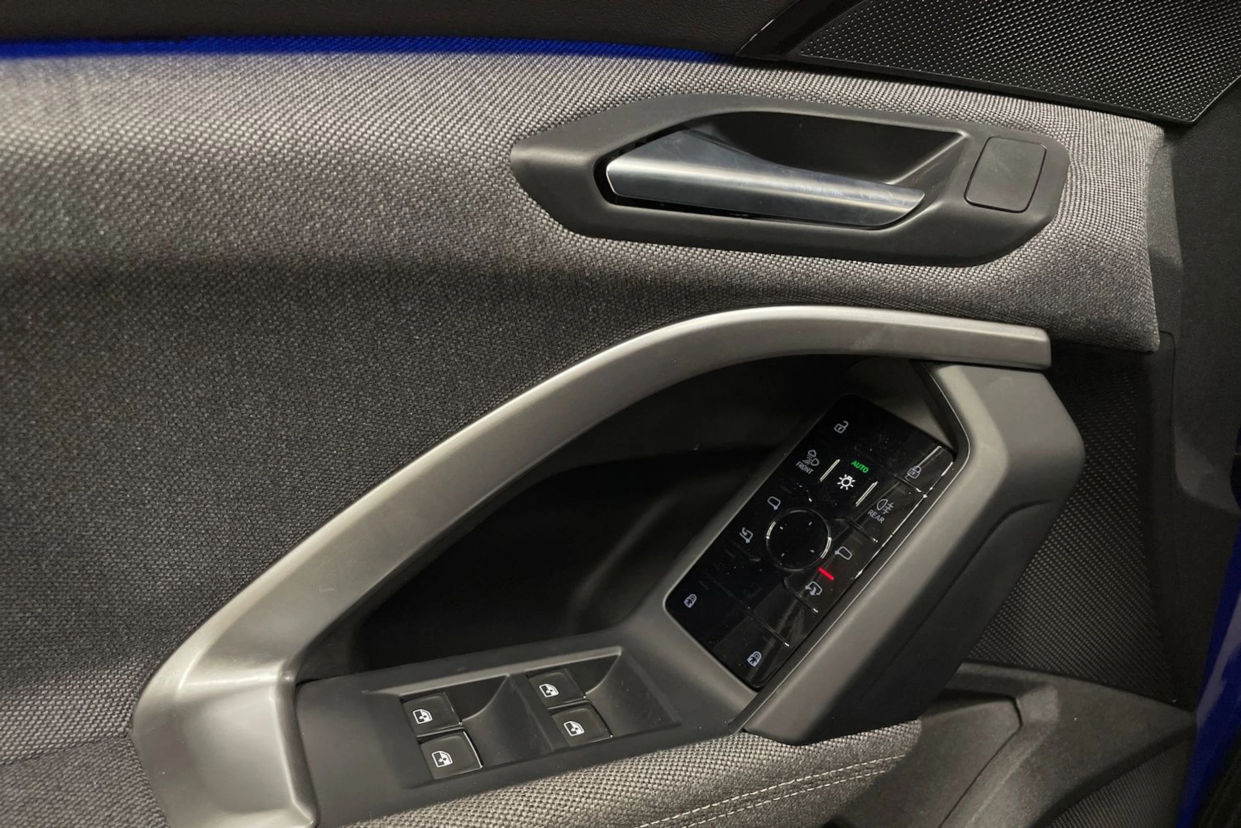 Sininen Audi Q5 2025 kuva 26.