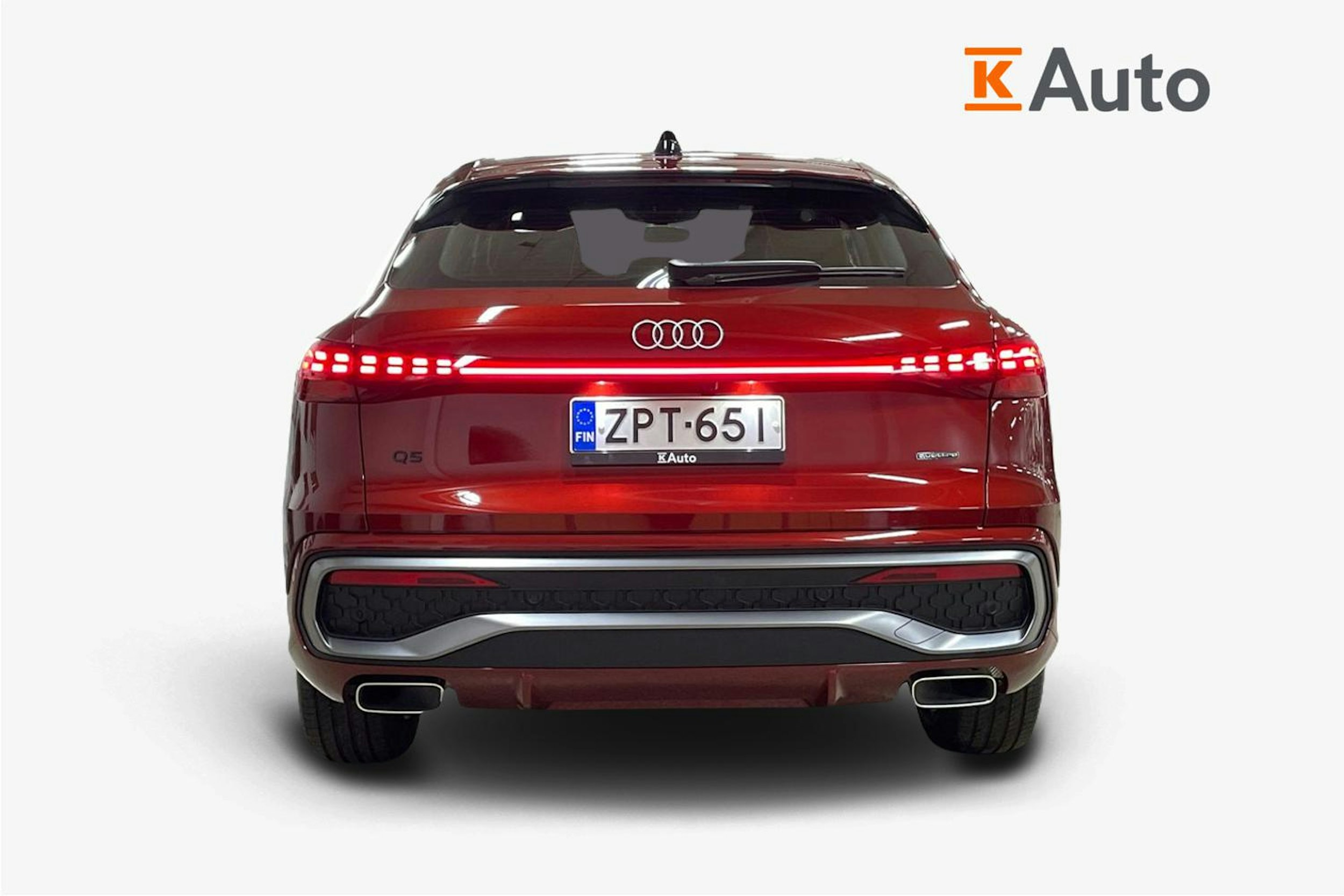met. punainen Audi Q5 2025 kuva 3.