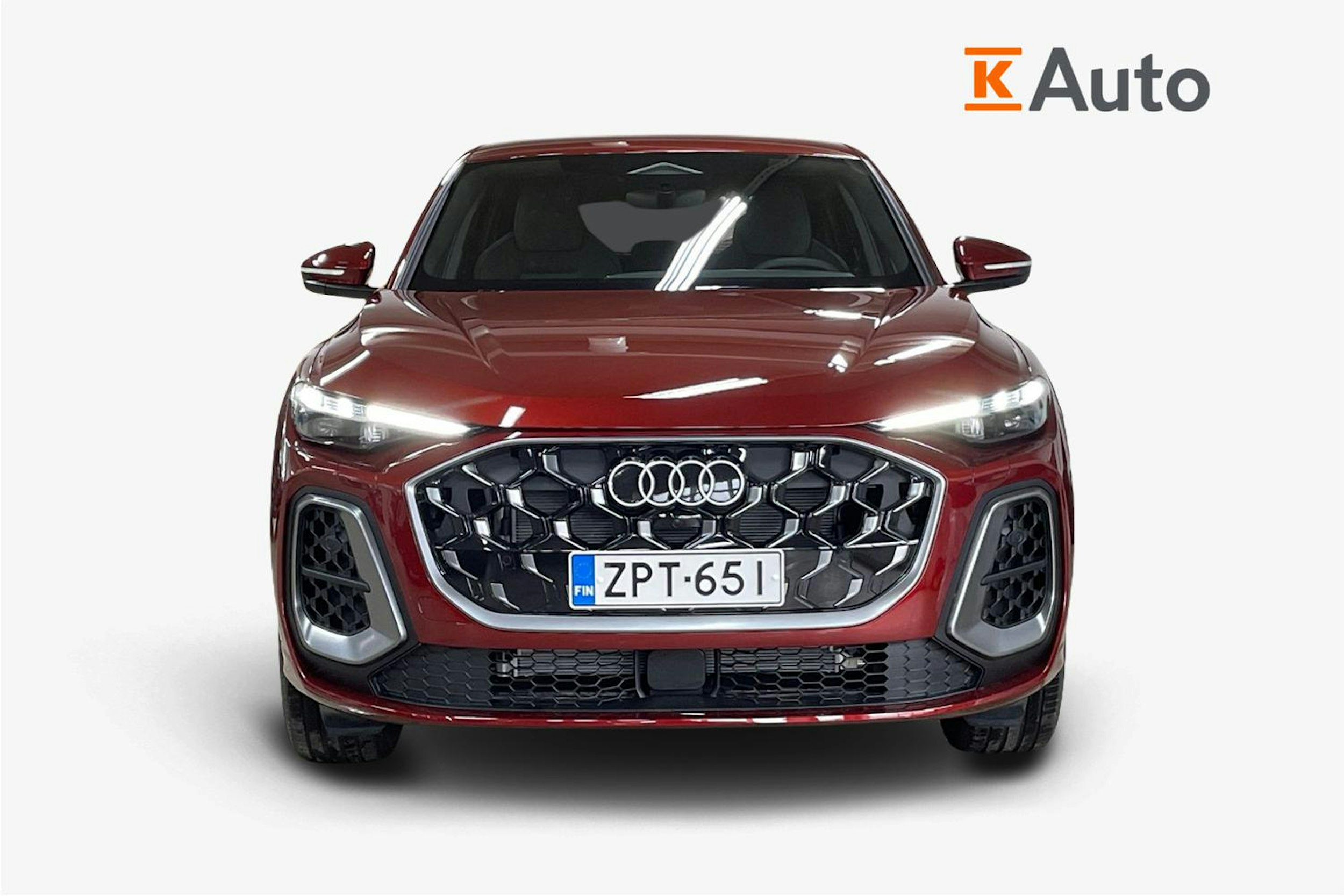 met. punainen Audi Q5 2025 kuva 4.