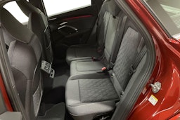 met. punainen Audi Q5 2025 kuva 8.