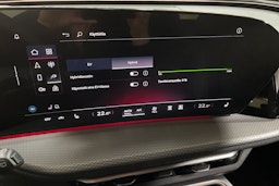 met. punainen Audi Q5 2025 kuva 16.