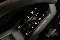 met. punainen Audi Q5 2025 kuva 22.