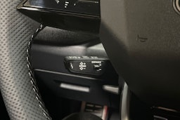 met. punainen Audi Q5 2025 kuva 23.