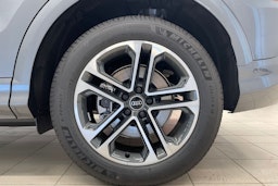 met. harmaa Audi Q5 2025 kuva 10.