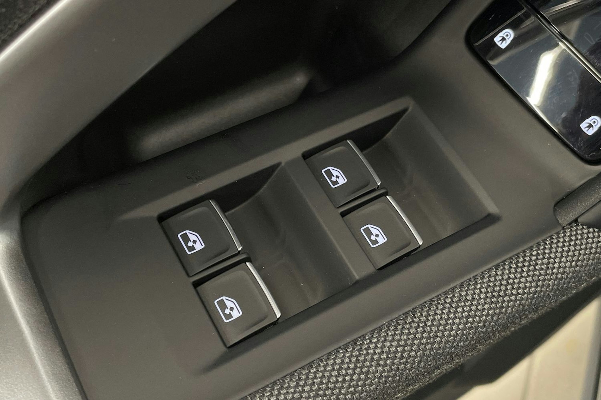 met. harmaa Audi Q5 2025 kuva 12.