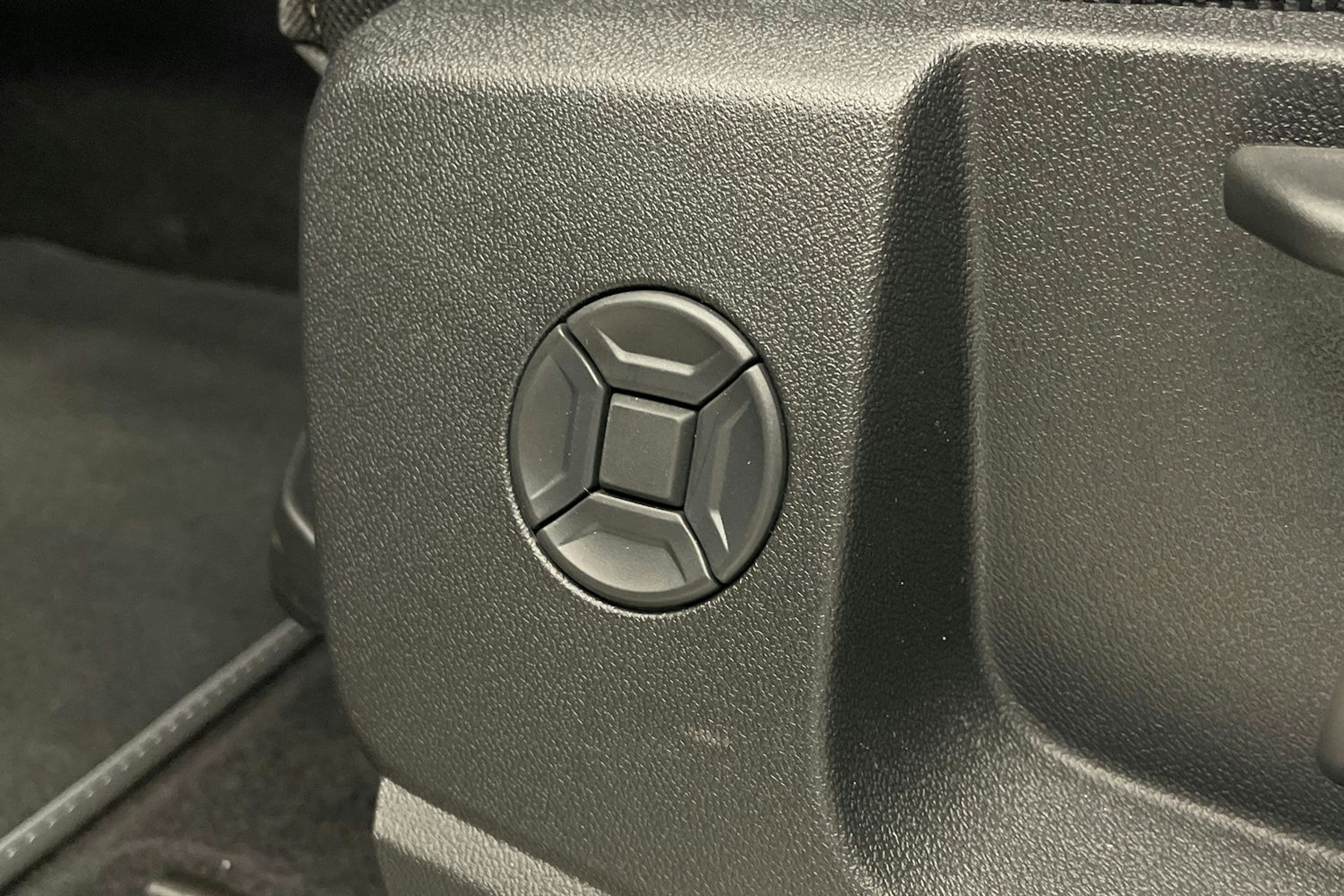 met. harmaa Audi Q5 2025 kuva 13.