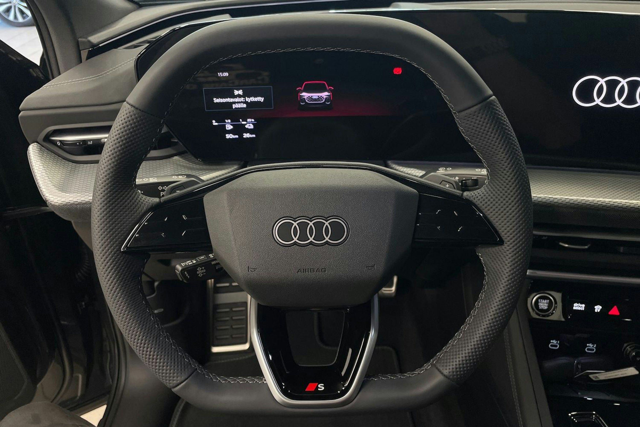 met. harmaa Audi Q5 2025 kuva 14.