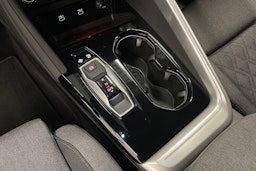 met. harmaa Audi Q5 2025 kuva 18.