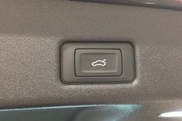 met. harmaa Audi Q5 2025 kuva 24.