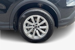 musta Audi Q5 2025 kuva 9.