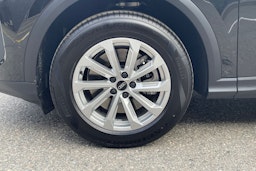 musta Audi Q5 2025 kuva 10.