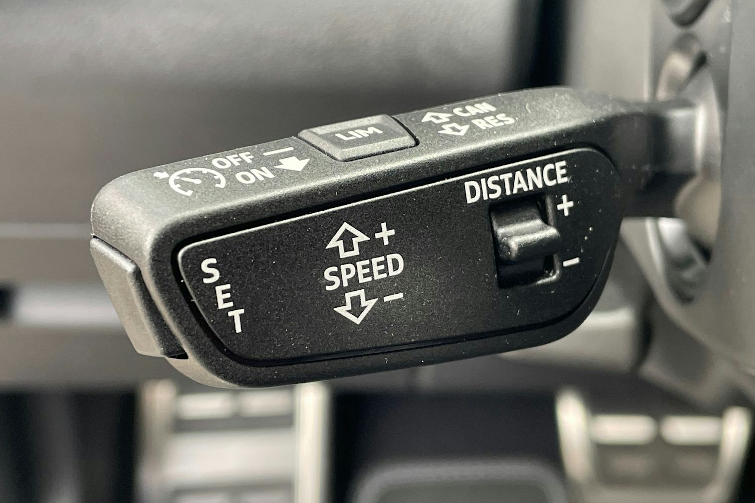 musta Audi Q5 2025 kuva 14.