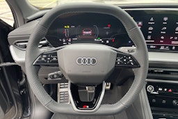 musta Audi Q5 2025 kuva 15.