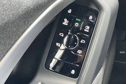 musta Audi Q5 2025 kuva 16.