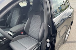 musta Audi Q5 2025 kuva 17.