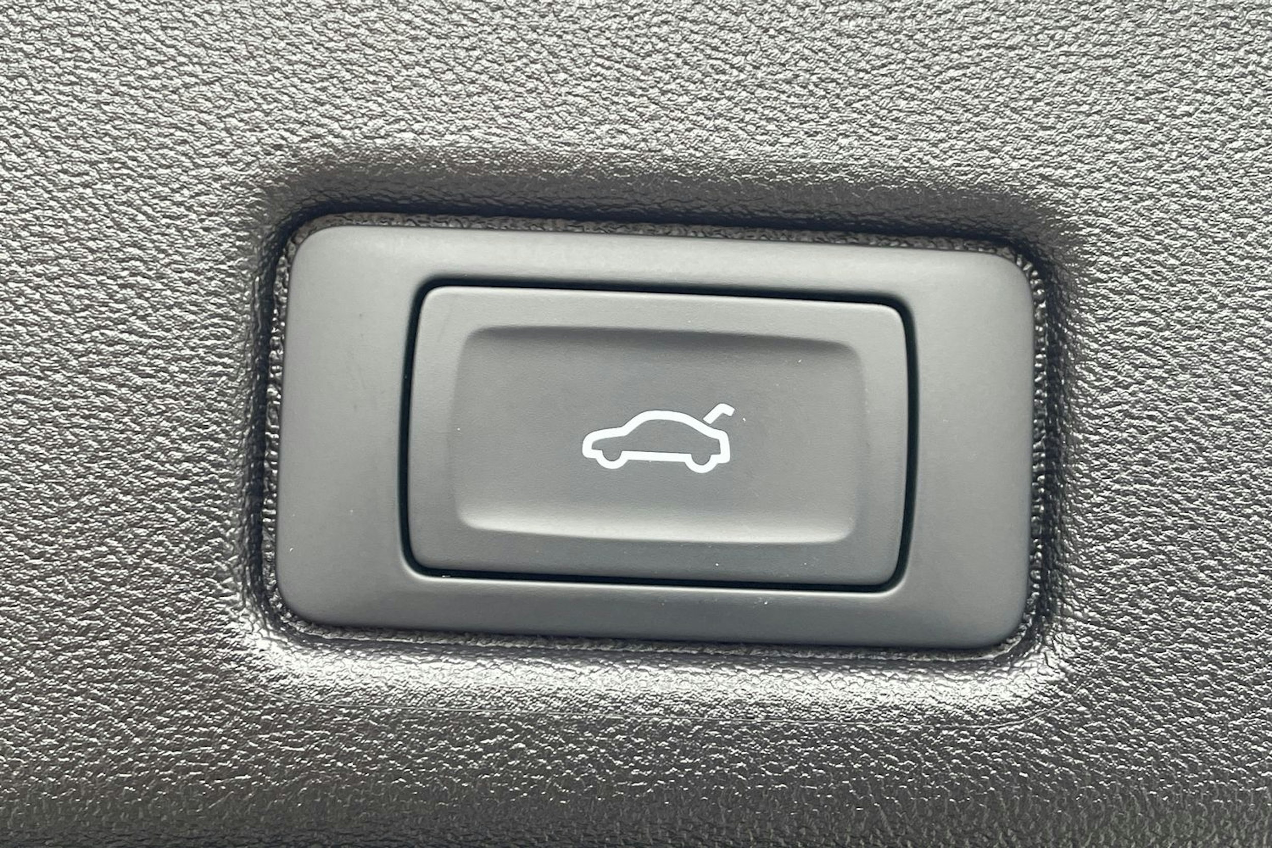 musta Audi Q5 2025 kuva 19.