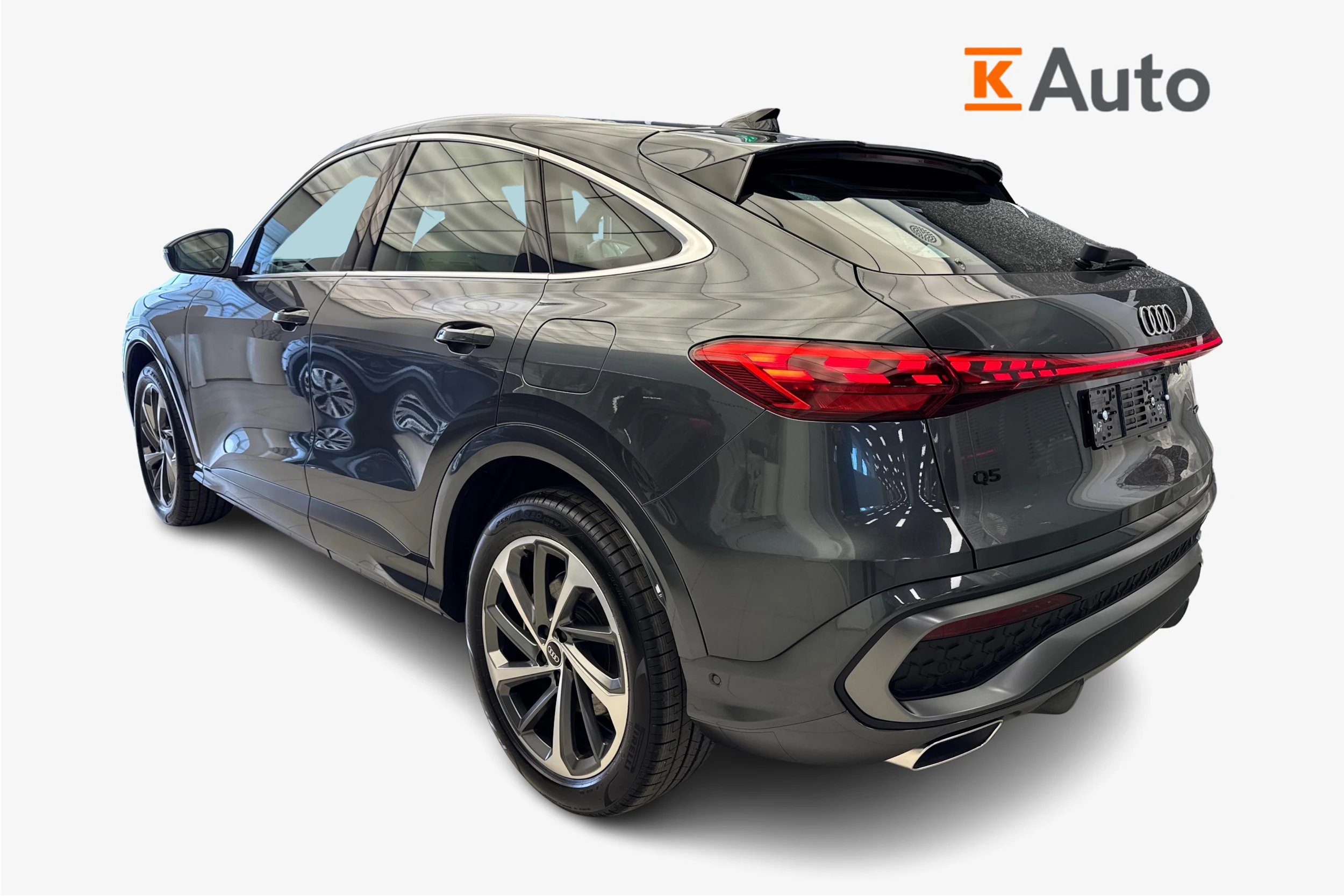 harmaa Audi Q5 2025 kuva 2.