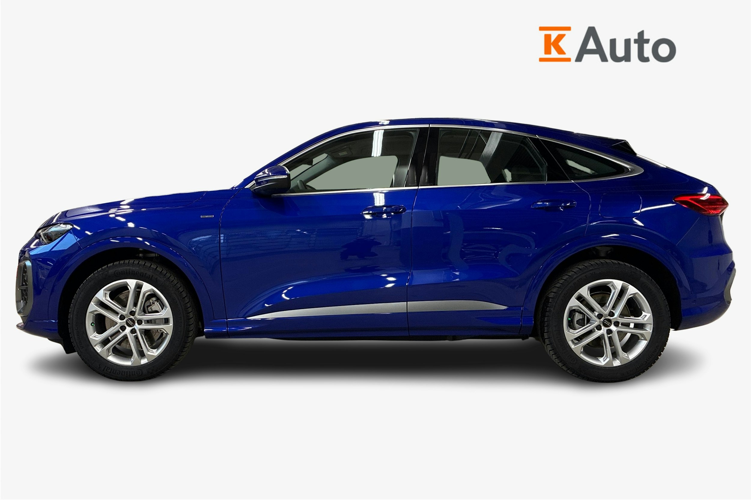 sininen Audi Q5 2025 kuva 5.