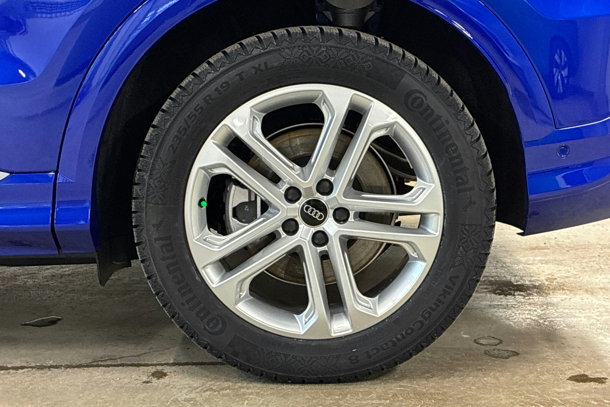 sininen Audi Q5 2025 kuva 10.