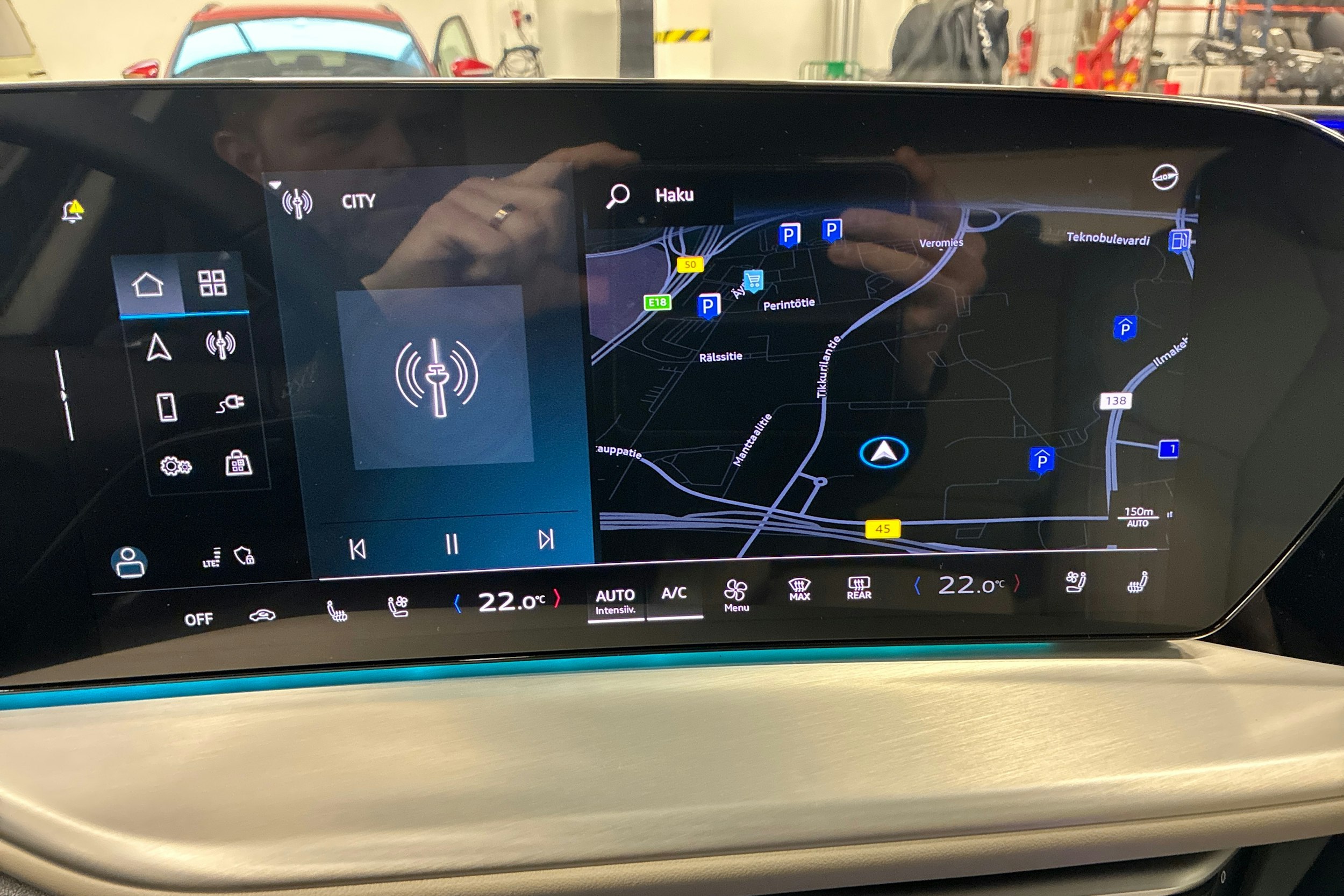 sininen Audi Q5 2025 kuva 12.