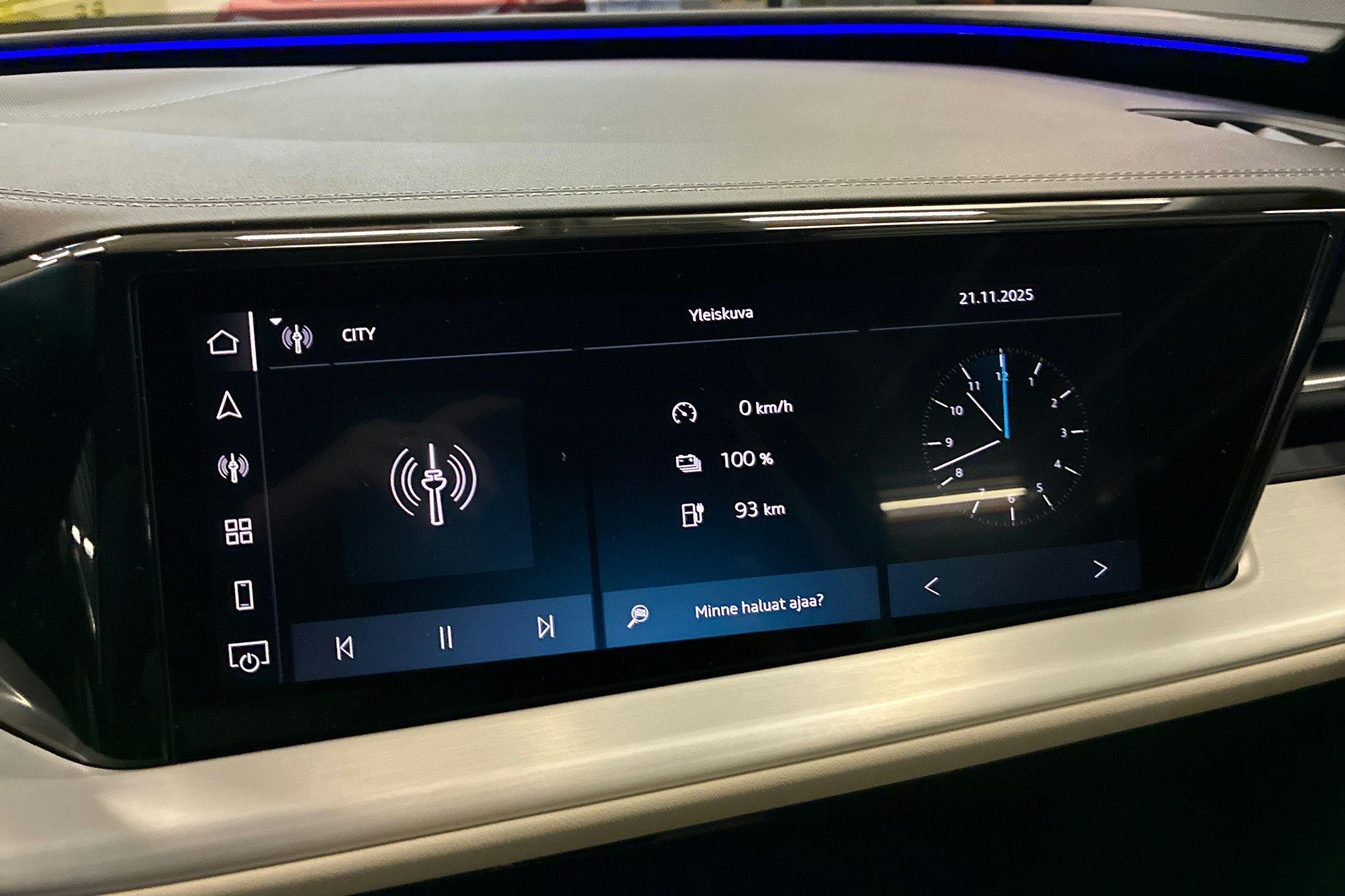 sininen Audi Q5 2025 kuva 13.