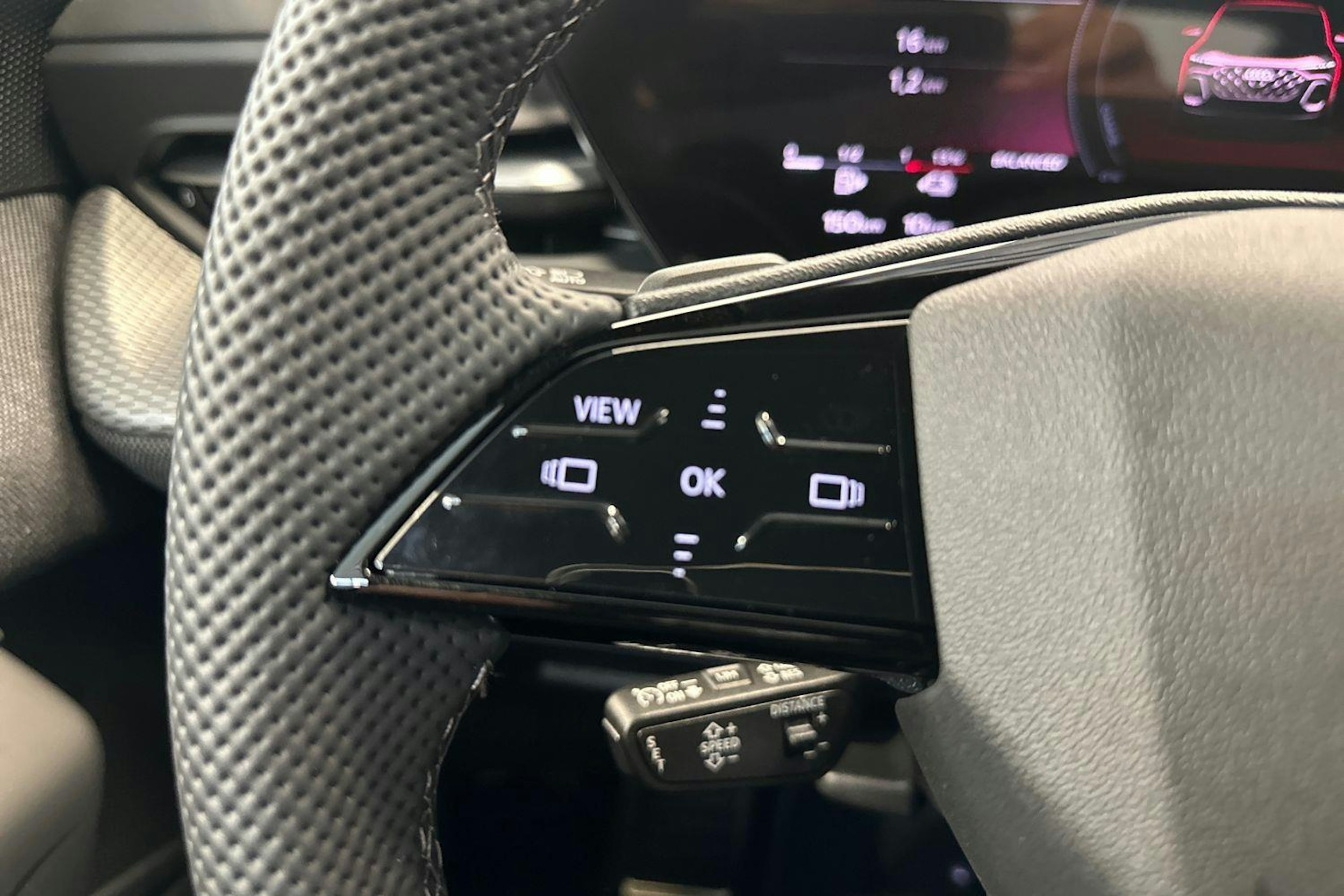 mythos musta Audi Q5 2025 kuva 9.