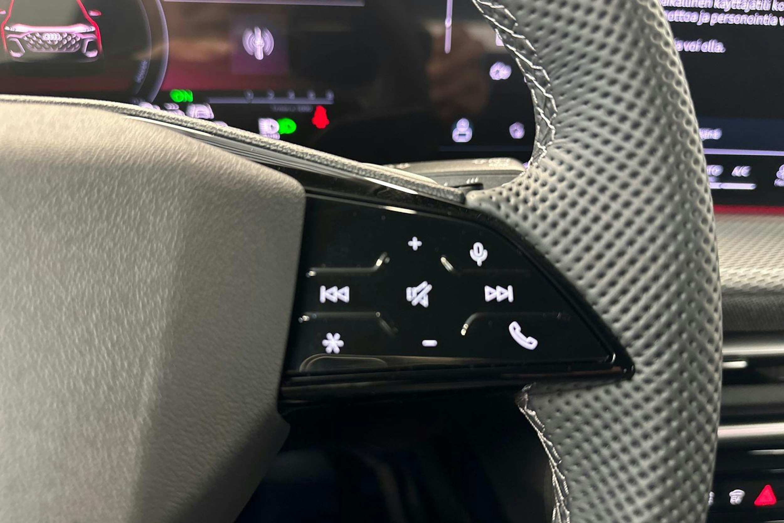 mythos musta Audi Q5 2025 kuva 10.