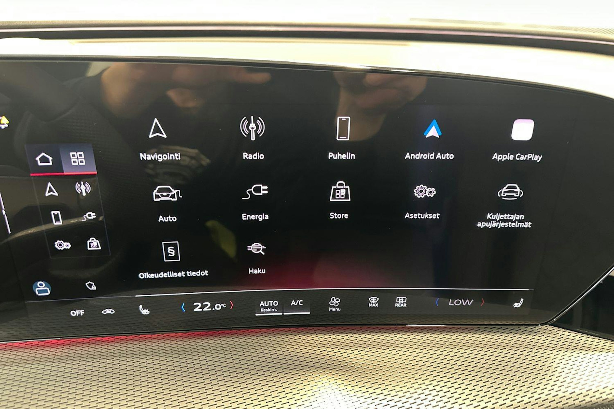 mythos musta Audi Q5 2025 kuva 13.