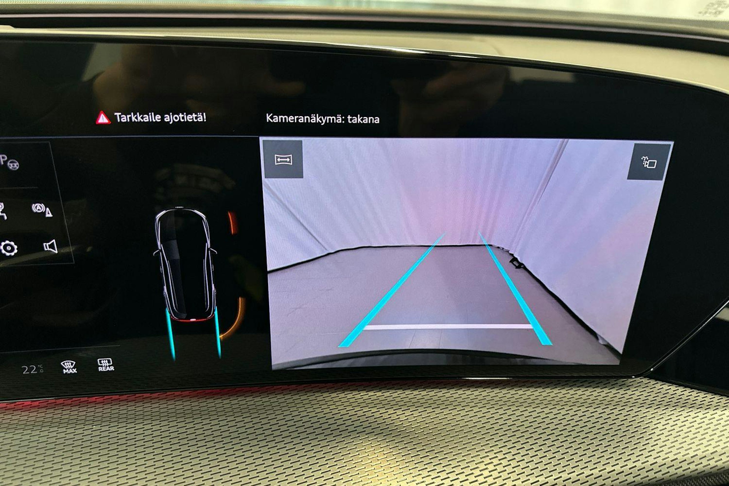 mythos musta Audi Q5 2025 kuva 14.