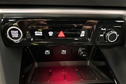 mythos musta Audi Q5 2025 kuva 16.