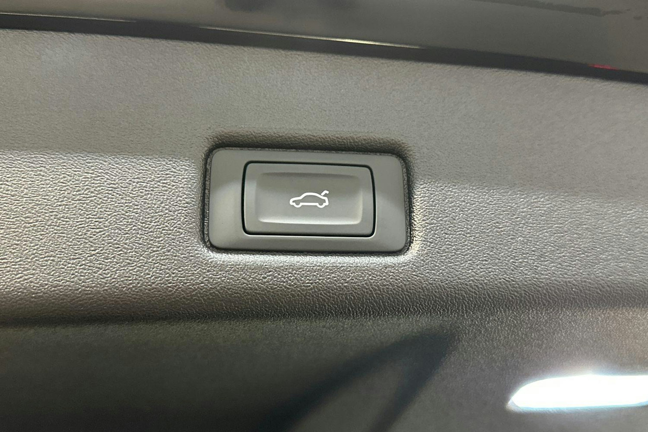 mythos musta Audi Q5 2025 kuva 18.