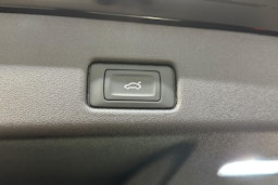 mythos musta Audi Q5 2025 kuva 18.