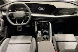 sininen Audi Q5 2025 kuva 7.