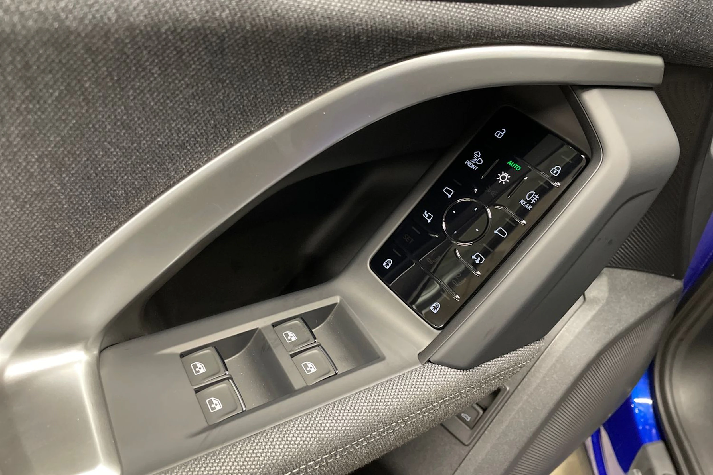 sininen Audi Q5 2025 kuva 13.