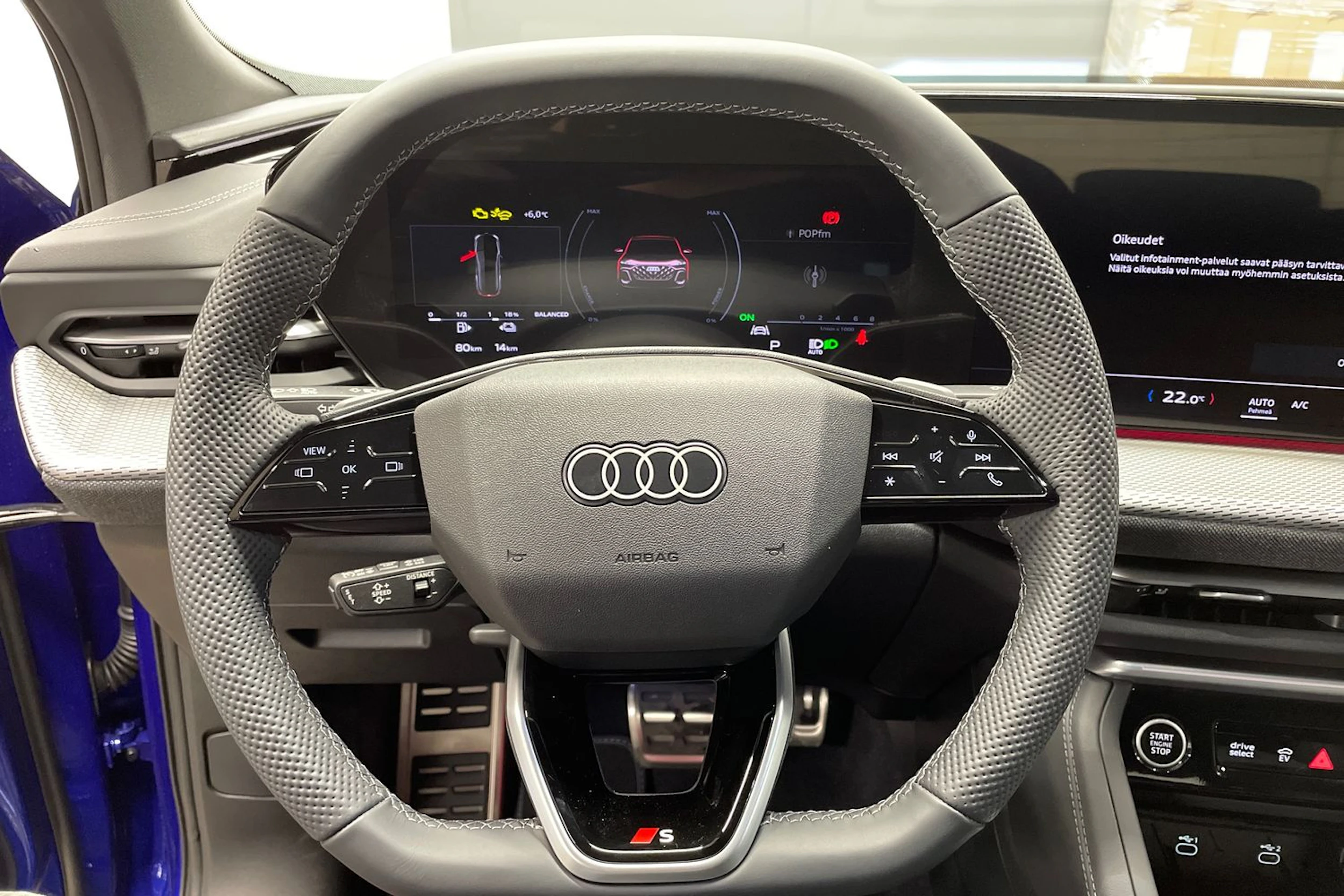 sininen Audi Q5 2025 kuva 14.