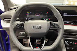 sininen Audi Q5 2025 kuva 14.