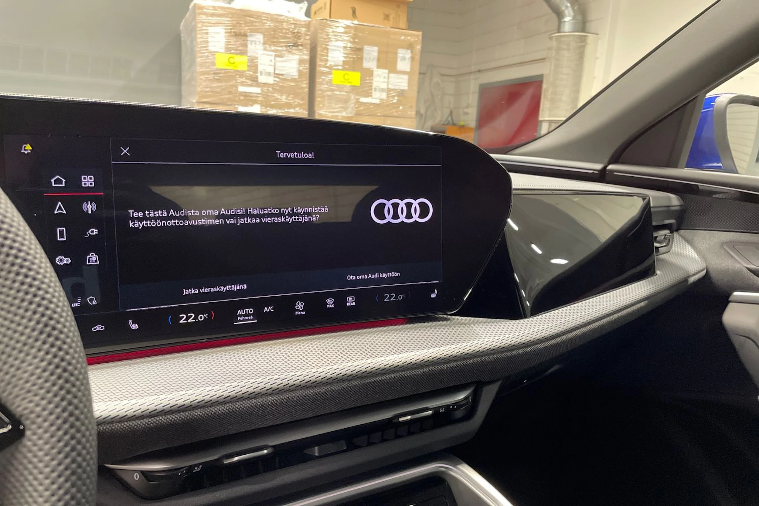 sininen Audi Q5 2025 kuva 15.