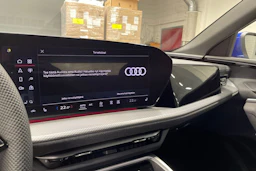 sininen Audi Q5 2025 kuva 15.