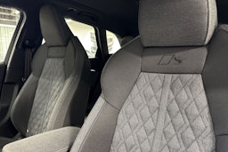 sininen Audi Q5 2025 kuva 13.