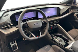 sininen Audi Q5 2026 kuva 6.