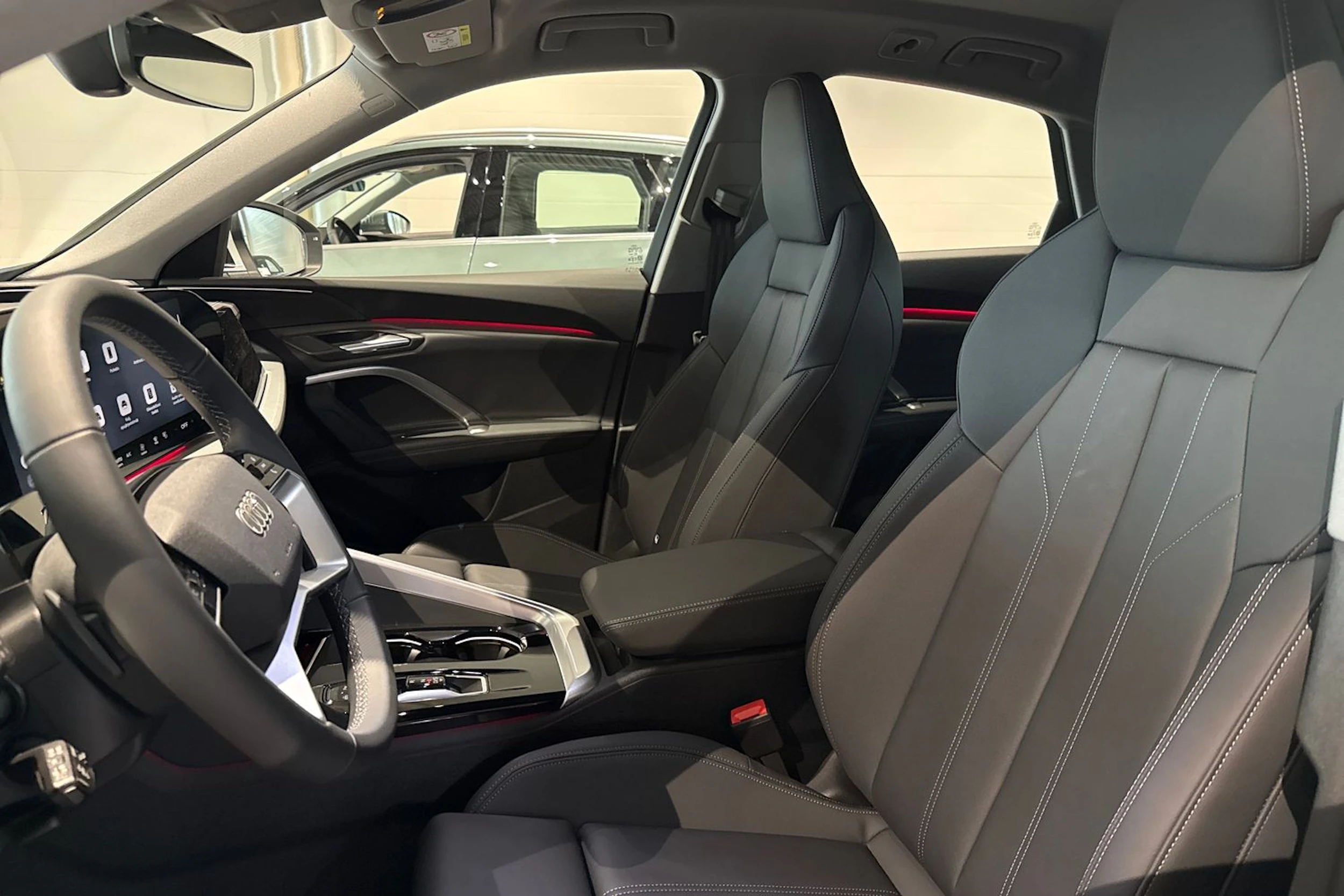 met. valkoinen Audi Q5 2026 kuva 11.