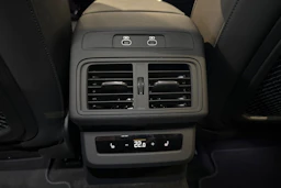 met. valkoinen Audi Q5 2026 kuva 16.