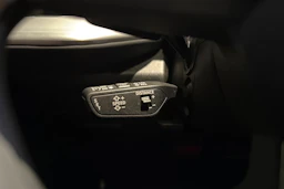 met. valkoinen Audi Q5 2026 kuva 18.