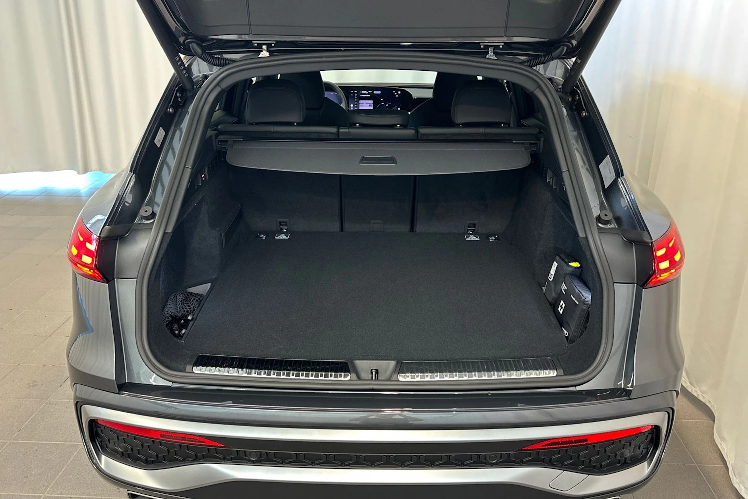 met. harmaa Audi Q5 2026 kuva 13.