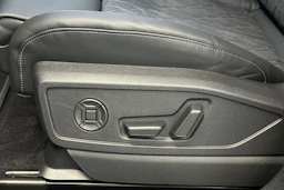 met. harmaa Audi Q5 2026 kuva 17.